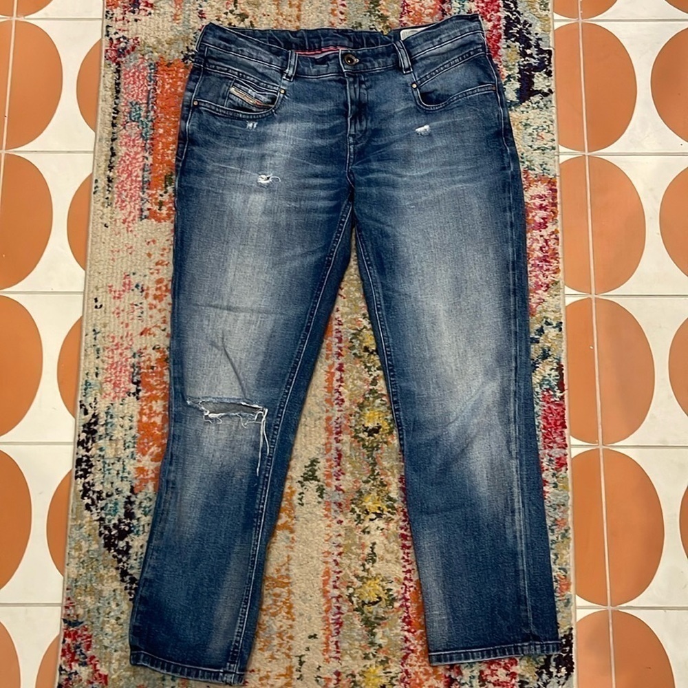 Diesel Belthy- Ankle slim straight low waist jeans